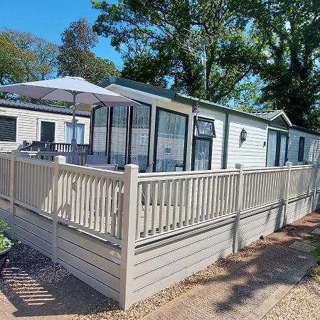 A Fashionable Caravan In A Peaceful Seaside Town Sandown Exterior foto