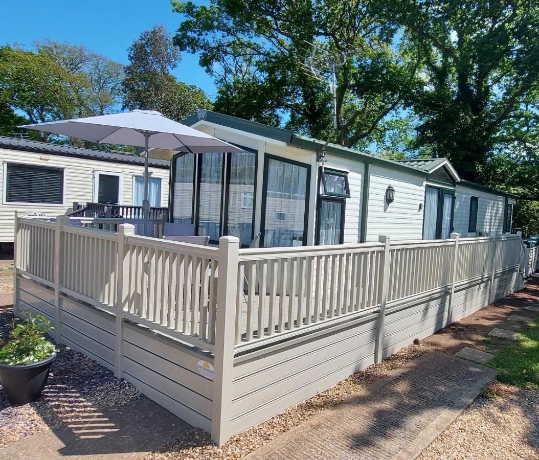 A Fashionable Caravan In A Peaceful Seaside Town Sandown Exterior foto